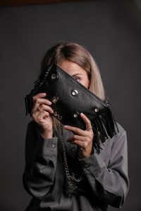 Azucena Fringe – Negro Brillante