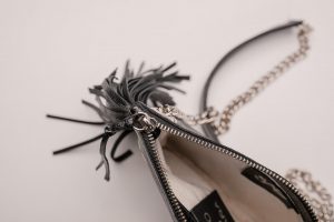 Azucena Fringe – Negro Brillante