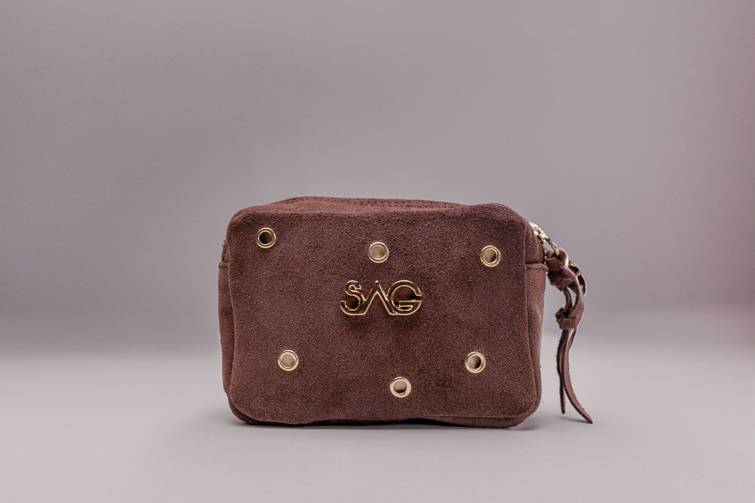 Monedero Vanessa – Serraje Chocolate con Hoyaos Dorados